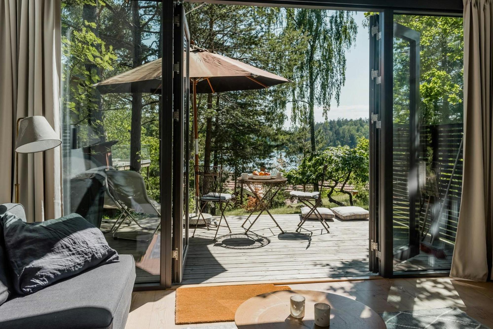 Charmerende Feriehus Med Havudsigt Naer Stockholm แวร์มเดอ ภายนอก รูปภาพ